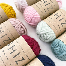 Cargar imagen en el visor de la galería, ESTAMBRE DE LANA MERINO SÚPER CHUNKY